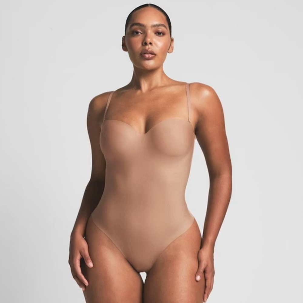 SKIMS Body Molded Underwire Thong Bodysuit Sienna Small
